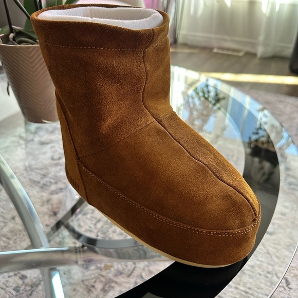 Women's Icon Low Nolace Water-Repellent Suede Boots - Picture 5 of 7